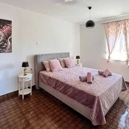 Apartment In With Wifi *