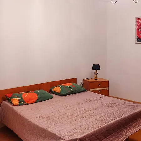 In With Wifi Apartment Pula