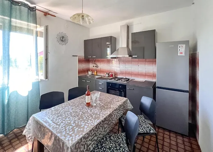 Appartement In With Wifi Pula