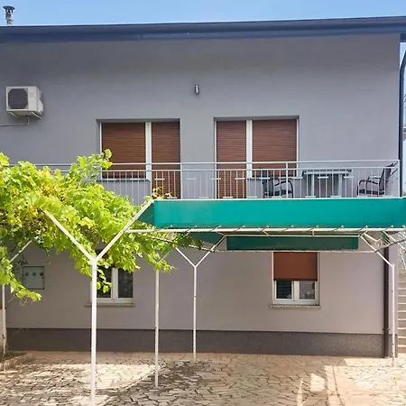 Διαμέρισμα In With Wifi Πούλα